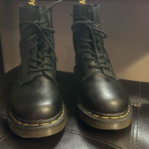 Dr Martens women boots size 8